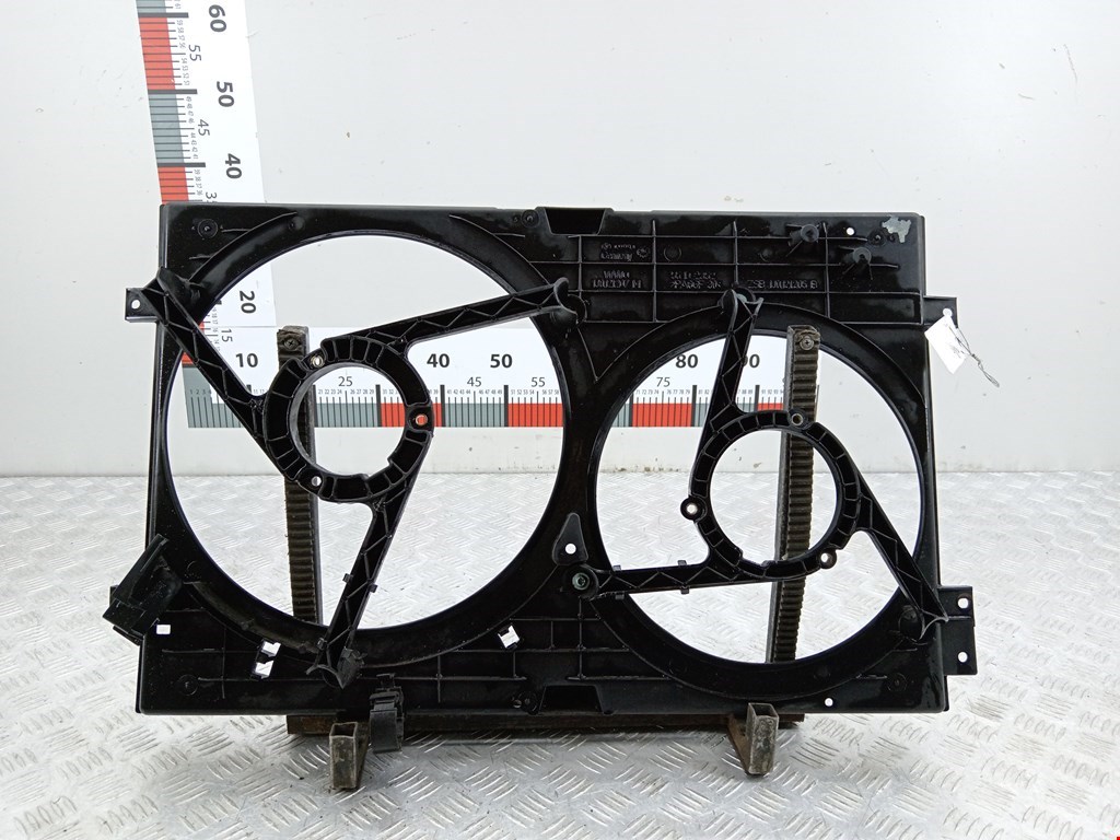 Диффузор (кожух) вентилятора VOLKSWAGEN Bora 1998-2005