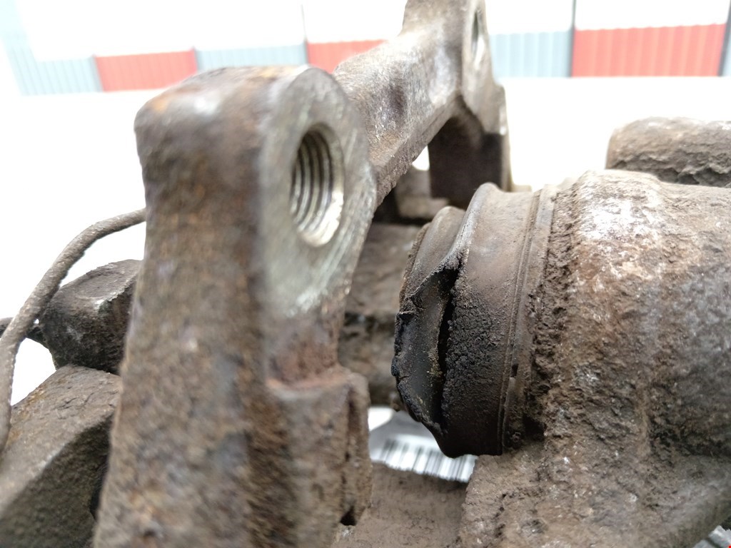 Суппорт задний правый RENAULT Laguna 2001-2007