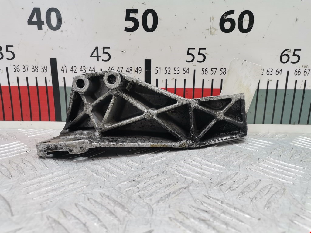 Кронштейн генератора MERCEDES-BENZ Vito W638 1996-2003