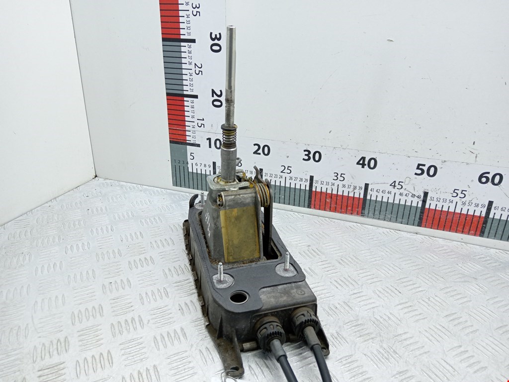 Кулиса (селектор) АКПП/МКПП в салоне VOLKSWAGEN Golf V 2003-2009