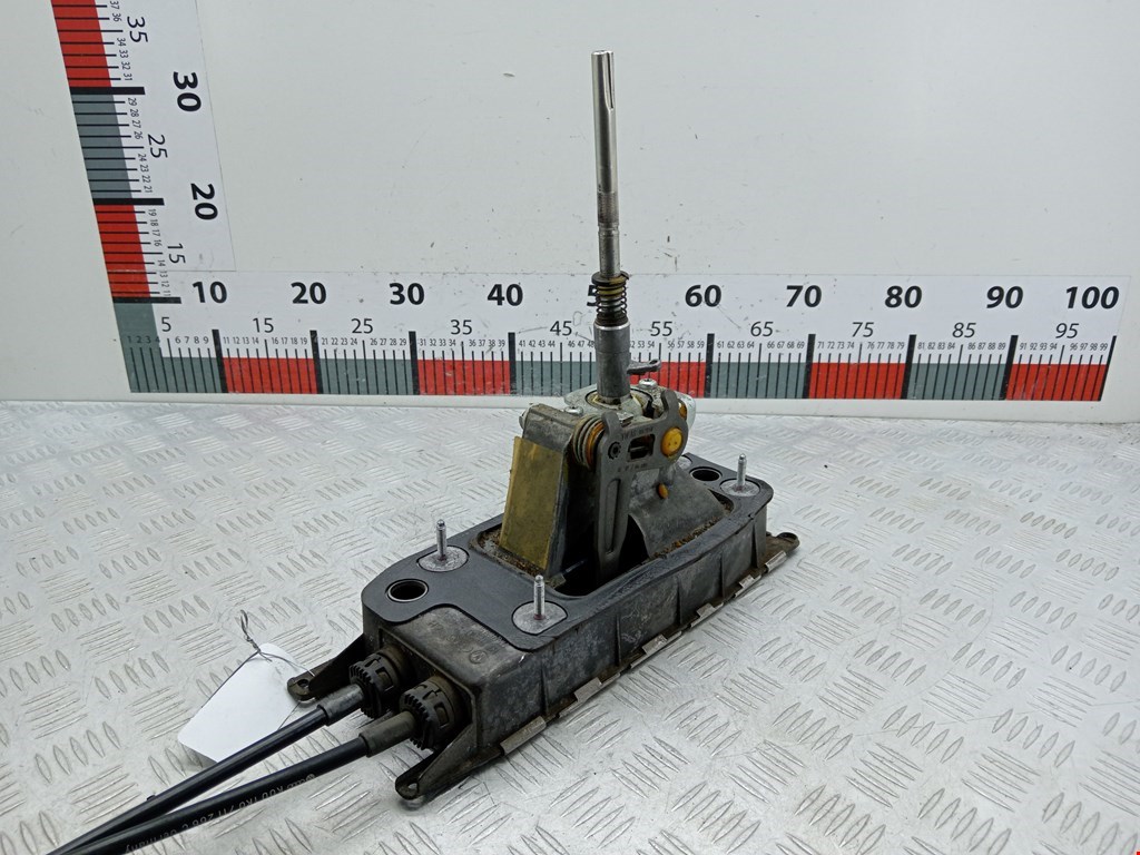 Кулиса (селектор) АКПП/МКПП в салоне VOLKSWAGEN Golf V 2003-2009