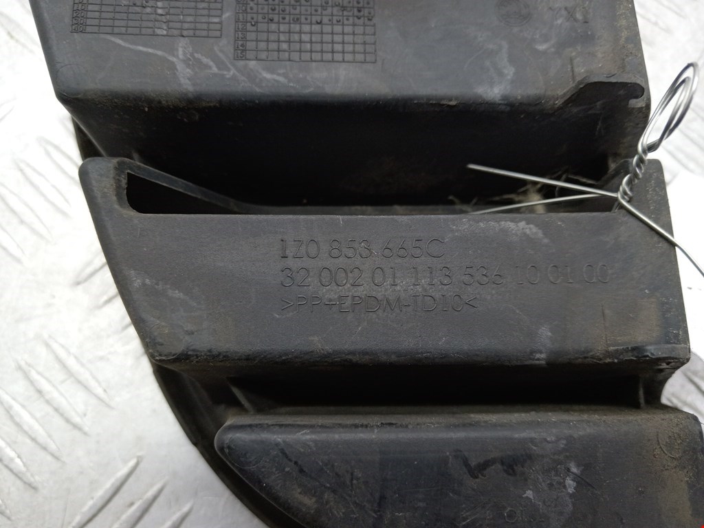 Решетка в бампер SKODA Octavia A5 1Z- 2004-2013