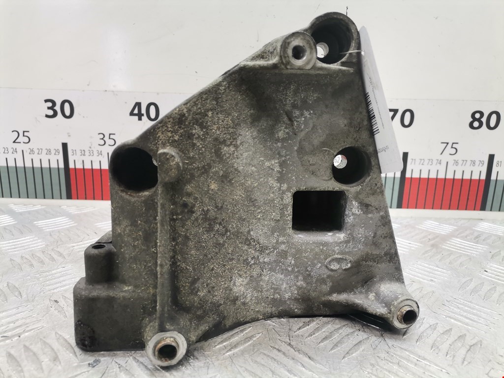 Кронштейн кондиционера BMW 5-Series (E39) (1995-2004)