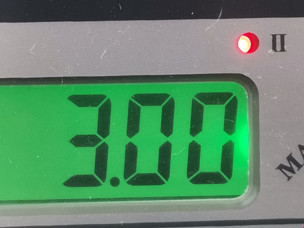 Обшивка двери передняя левая NISSAN Navara III D40 2005-2015