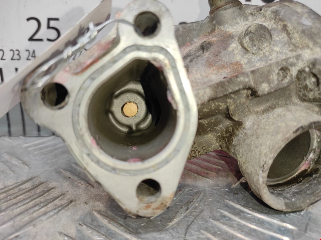 Корпус термостата MITSUBISHI Space Star 1999-2006