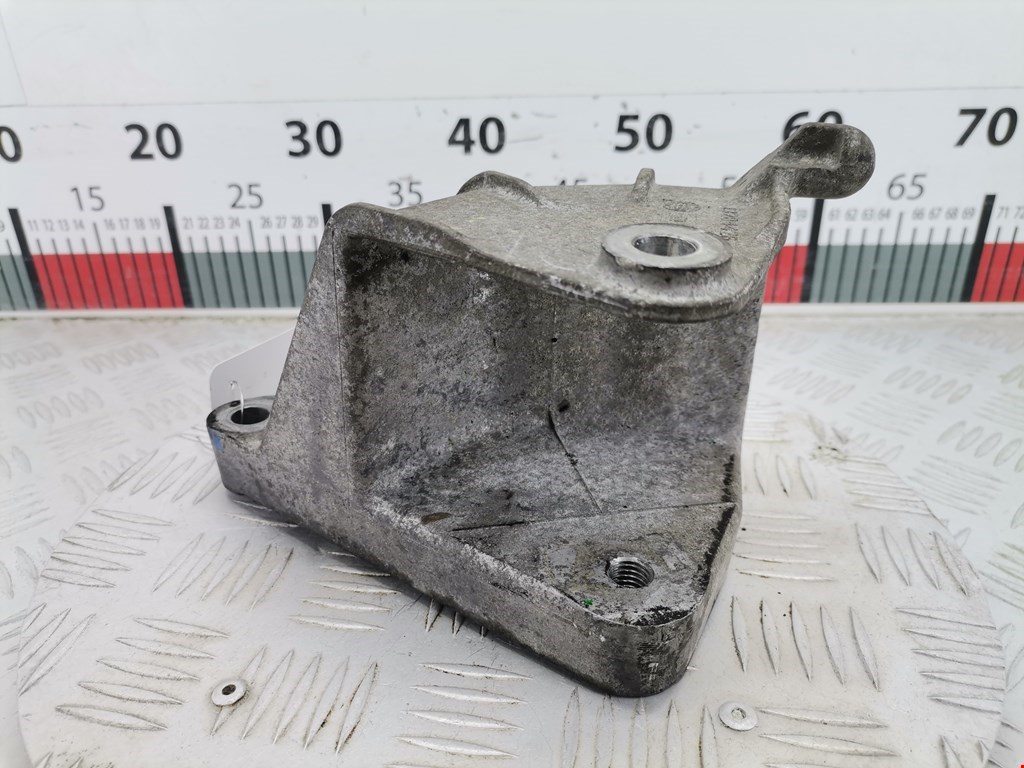 Кронштейн (крепление лапа траверса) кпп Chevrolet Orlando (2010-2023)