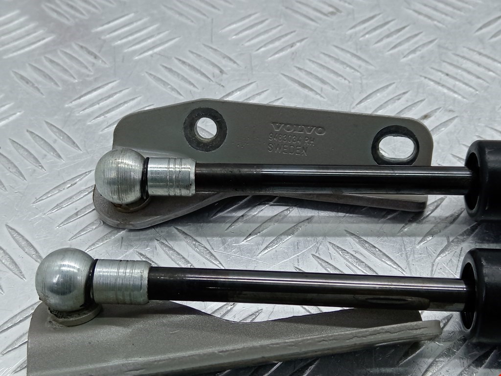 Амортизатор крышки (двери) багажника VOLVO V70 II 2000-2007