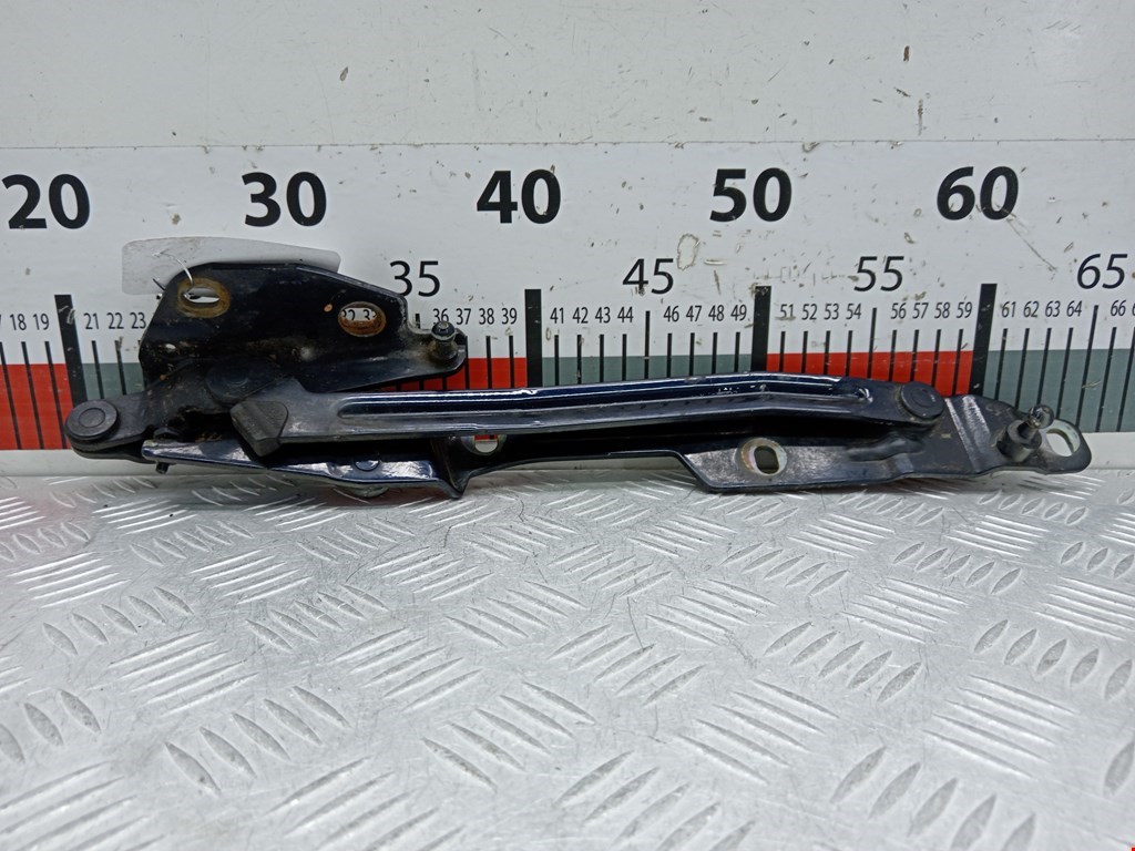 Петля крышки (двери) багажника Audi A8 D2 (1994-2002)