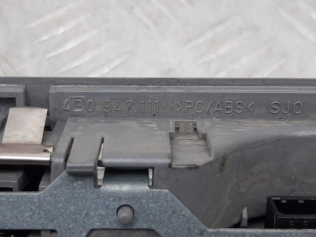 Плафон салонный (салона фонарь) AUDI A8 D2 1994-2002