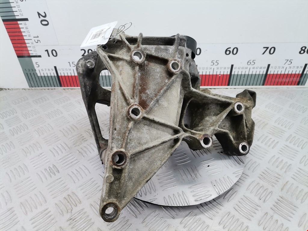 Кронштейн генератора RENAULT Megane I 1996-2002