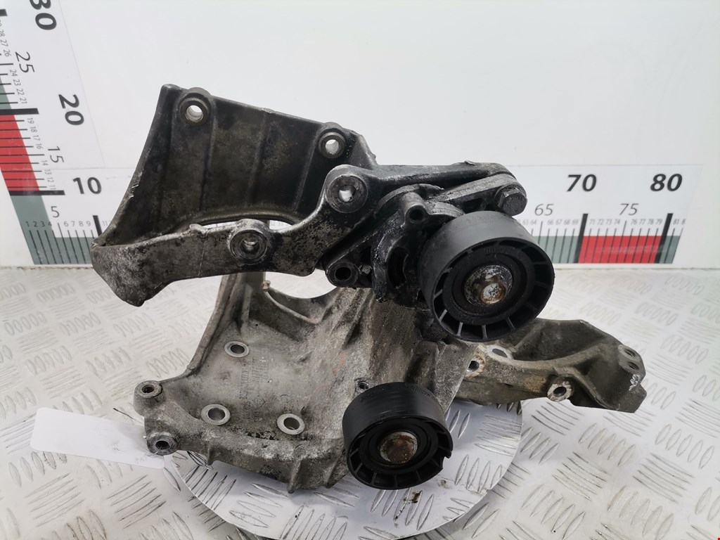 Кронштейн генератора RENAULT Megane I 1996-2002