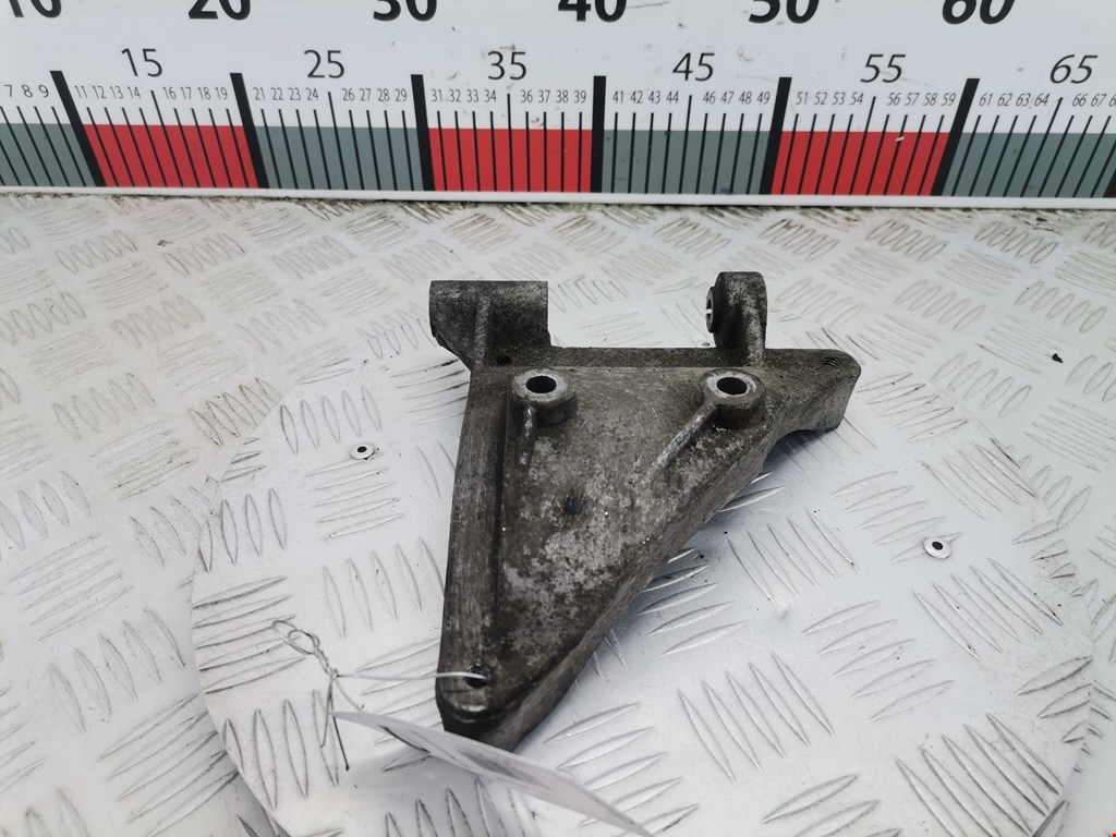 Кронштейн кондиционера AUDI A4 B5 1995-2001