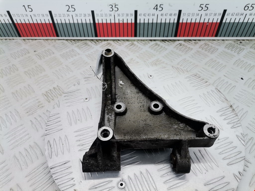 Кронштейн кондиционера AUDI A4 B5 1995-2001