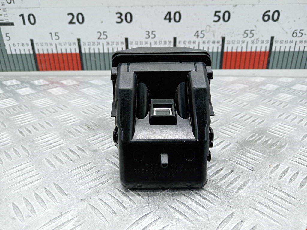 Пепельница передняя MITSUBISHI Lancer IX CS 2000-2010