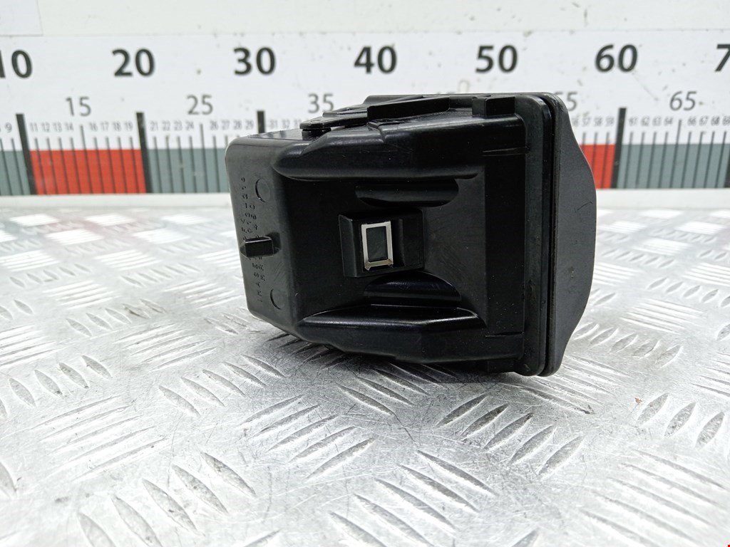 Пепельница передняя MITSUBISHI Lancer IX CS 2000-2010