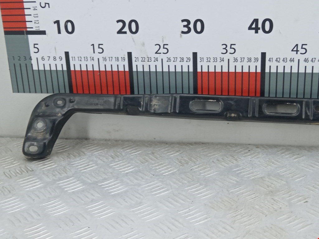 Кронштейн заднего бампера центральный VOLKSWAGEN Golf IV 1997-2003