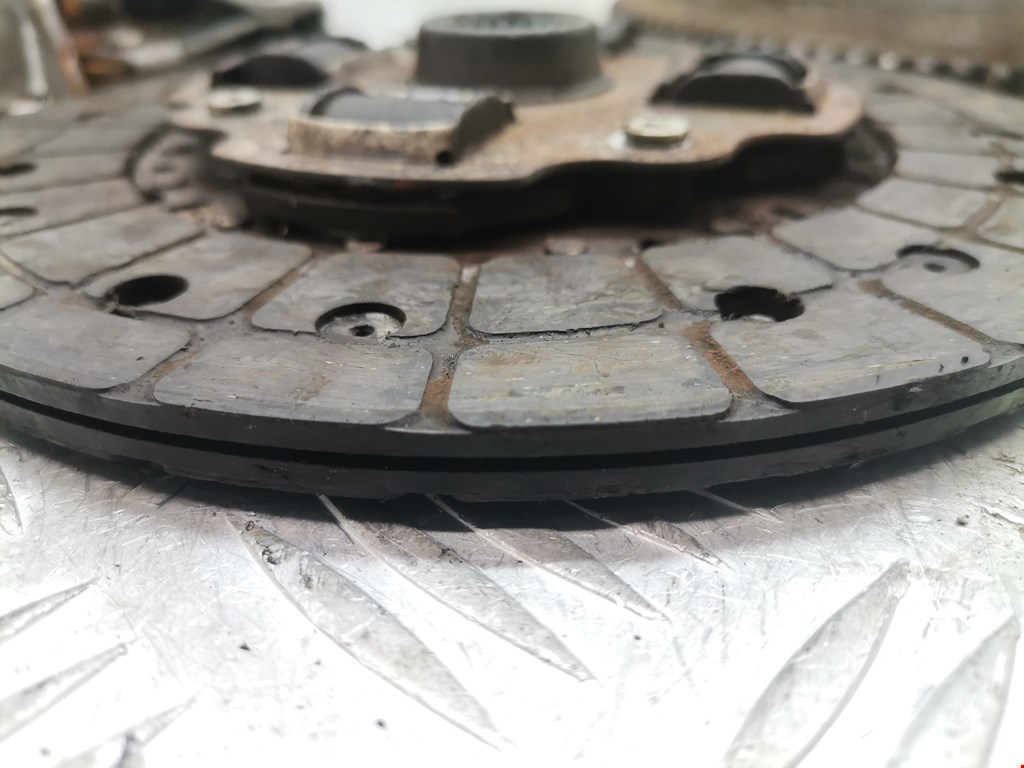 Маховик (демпфер сцепления) MITSUBISHI Colt CJ 1995-2003