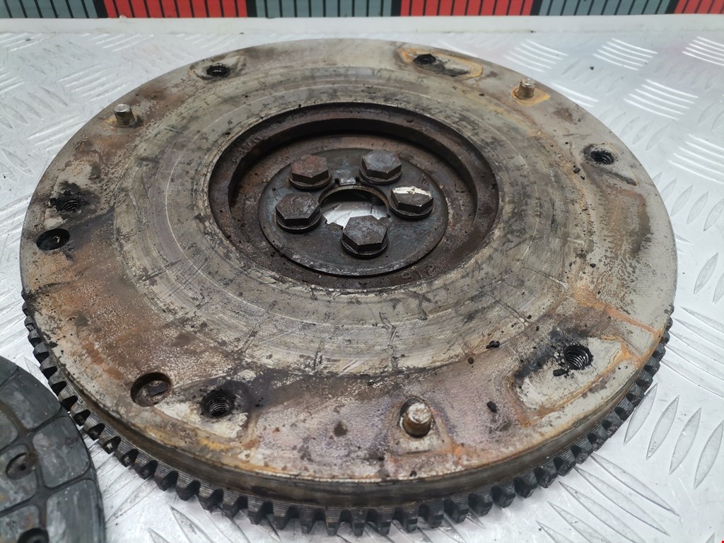 Маховик (демпфер сцепления) MITSUBISHI Colt CJ 1995-2003