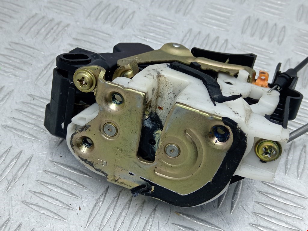 Замок двери передней правой MITSUBISHI Lancer IX CS 2000-2010