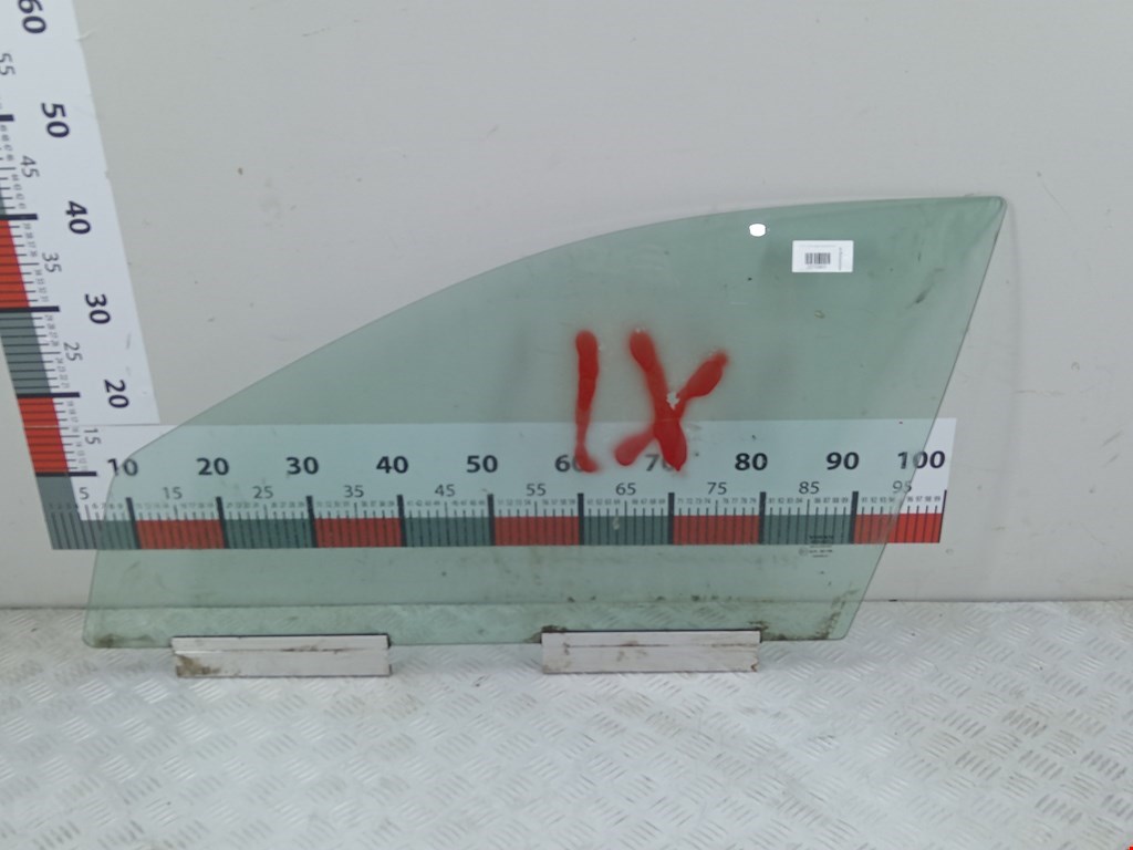 Стекло двери переднее левое VOLVO V70 II 2000-2007