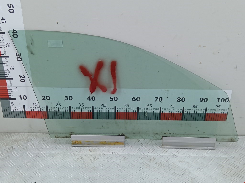 Стекло двери переднее левое VOLVO V70 II 2000-2007