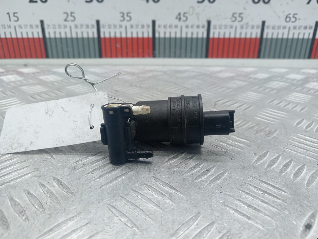 Насос (моторчик) омывателя Renault Scenic 1 (1996-2003)