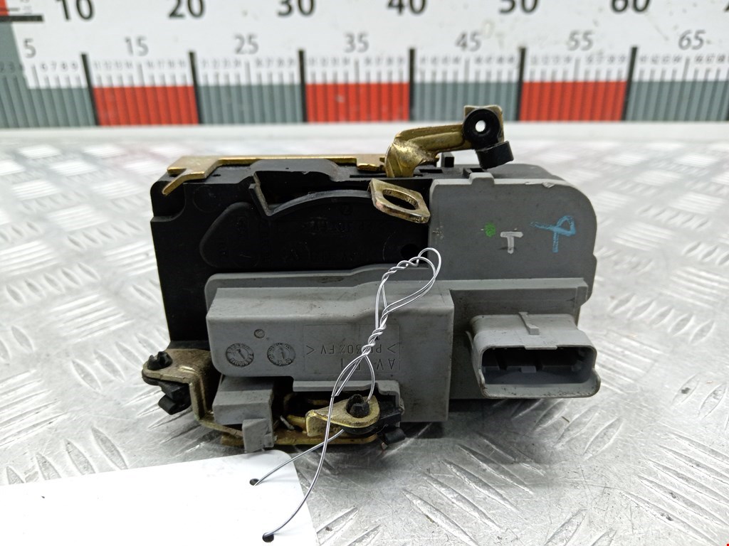 Замок двери передней правой PEUGEOT 206 1998-2012