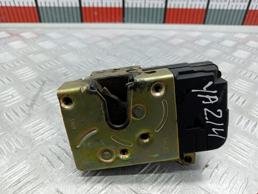 Замок двери передней правой PEUGEOT 206 1998-2012