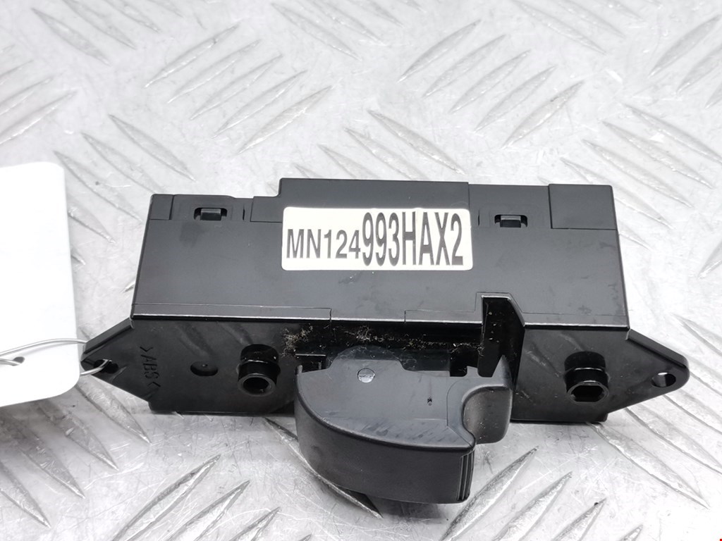 Кнопка стеклоподъемника MITSUBISHI Lancer IX CS 2000-2010