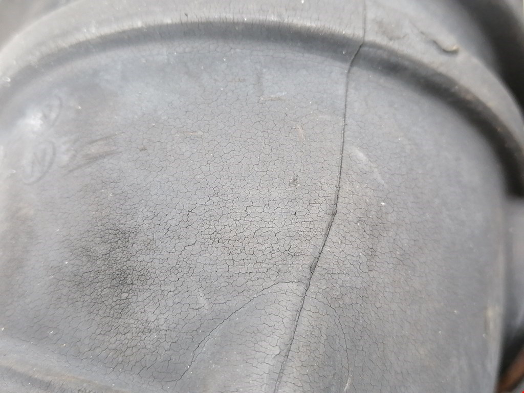 Патрубок воздушного фильтра MITSUBISHI Colt CJ 1995-2003