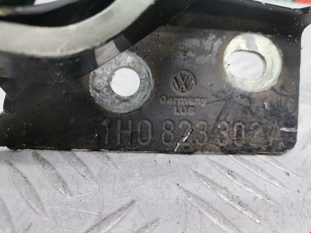 Петля капота левая/правая VOLKSWAGEN Golf III 1991-1997