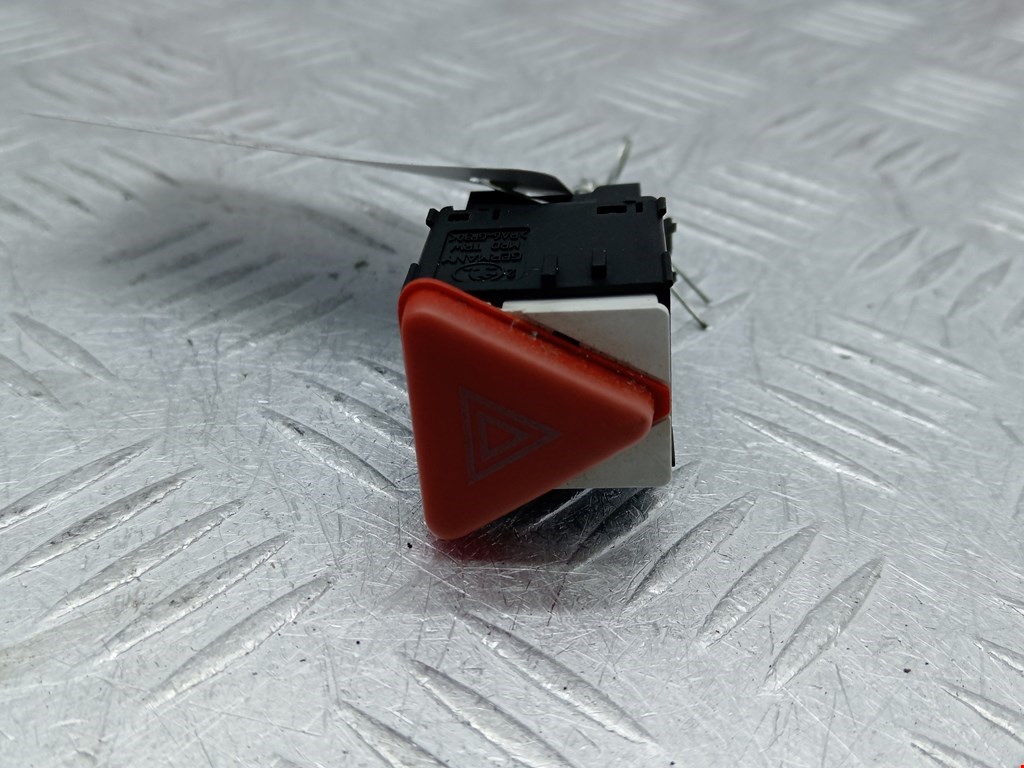 Кнопка аварийной сигнализации (аварийки) SKODA Fabia MK1 1999-2006