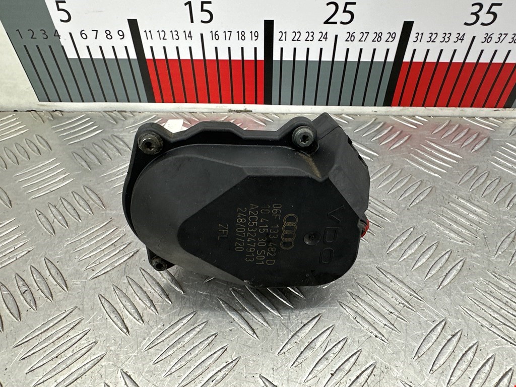 Сервопривод (электропривод моторчик привода) заслонок впускного коллектора Audi A4 B7 (2004-2009)