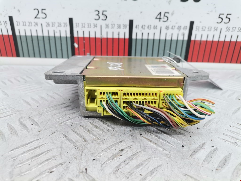 Блок управления AIR BAG MAZDA 323 FA 1977-1980