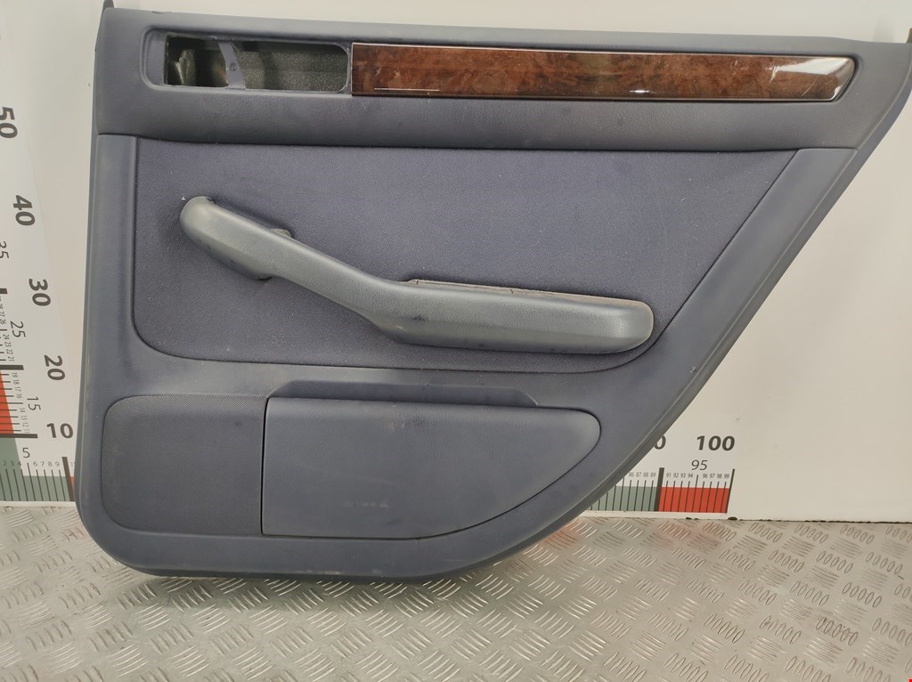 Обшивка двери задняя правая AUDI A6 C5 1997-2004