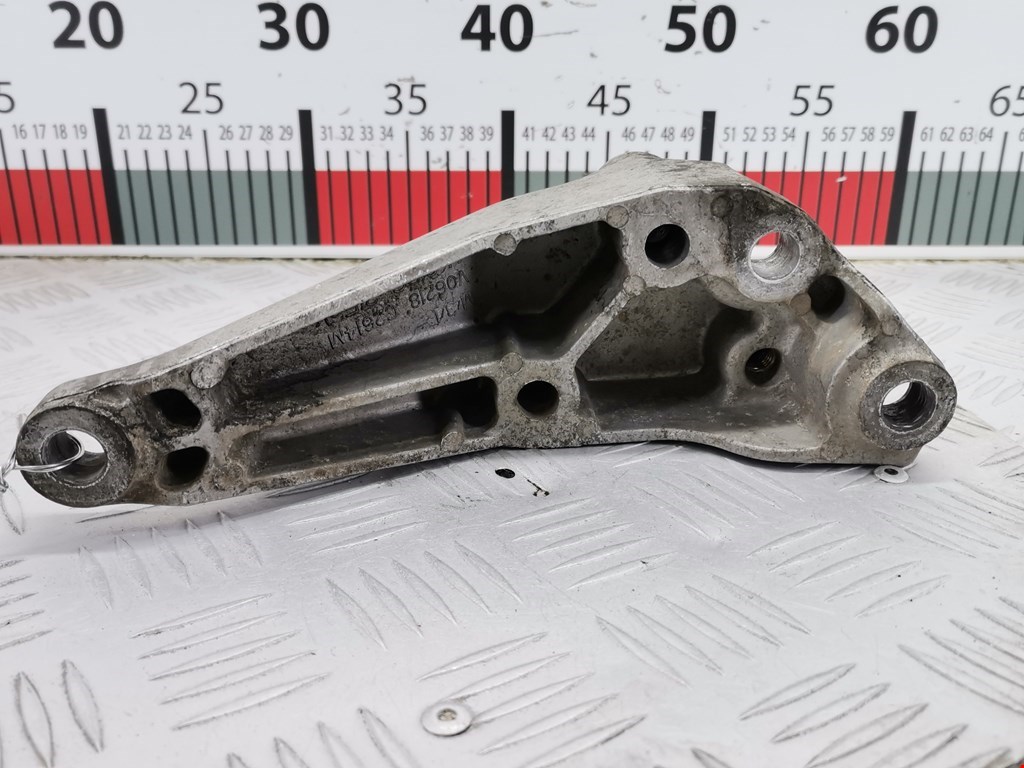 Кронштейн (крепление лапа траверса) кпп Opel Astra J (2009-2018)