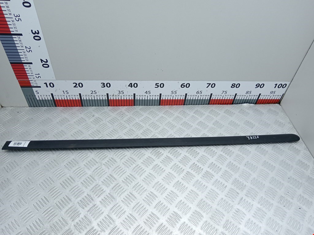 Накладка (молдинг) двери передней левой Ford Fusion (2002-2012)