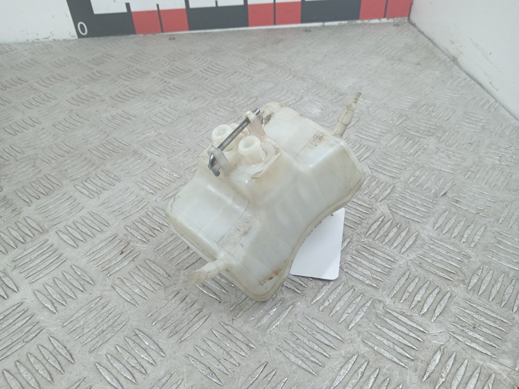 Бачок главного тормозного цилиндра AUDI Q5 I 2008-2017