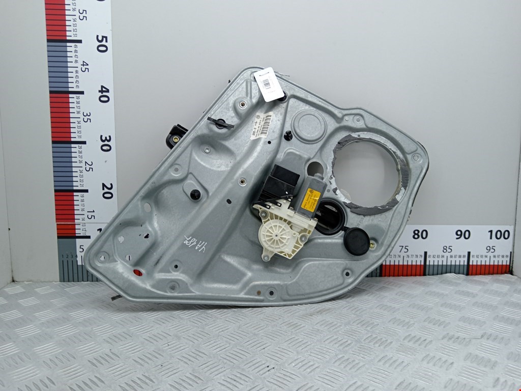 Стеклоподъемник задний левый VOLKSWAGEN Bora 1998-2005
