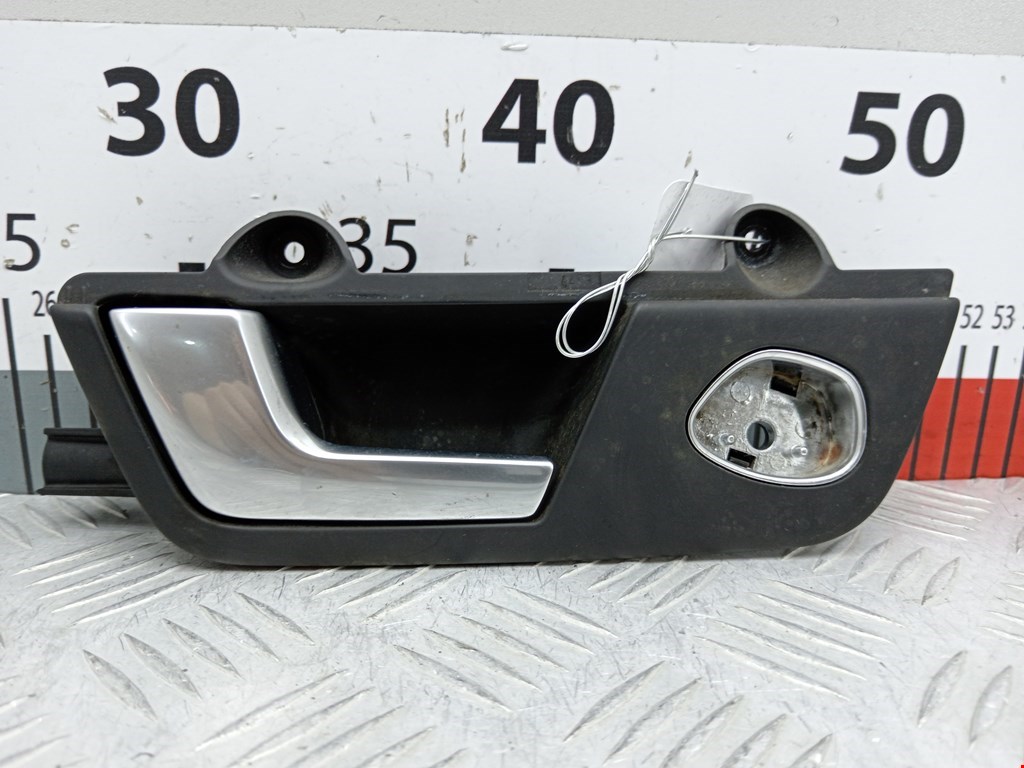 Ручка дверная задняя внутренняя левая AUDI A4 B6 2001-2005