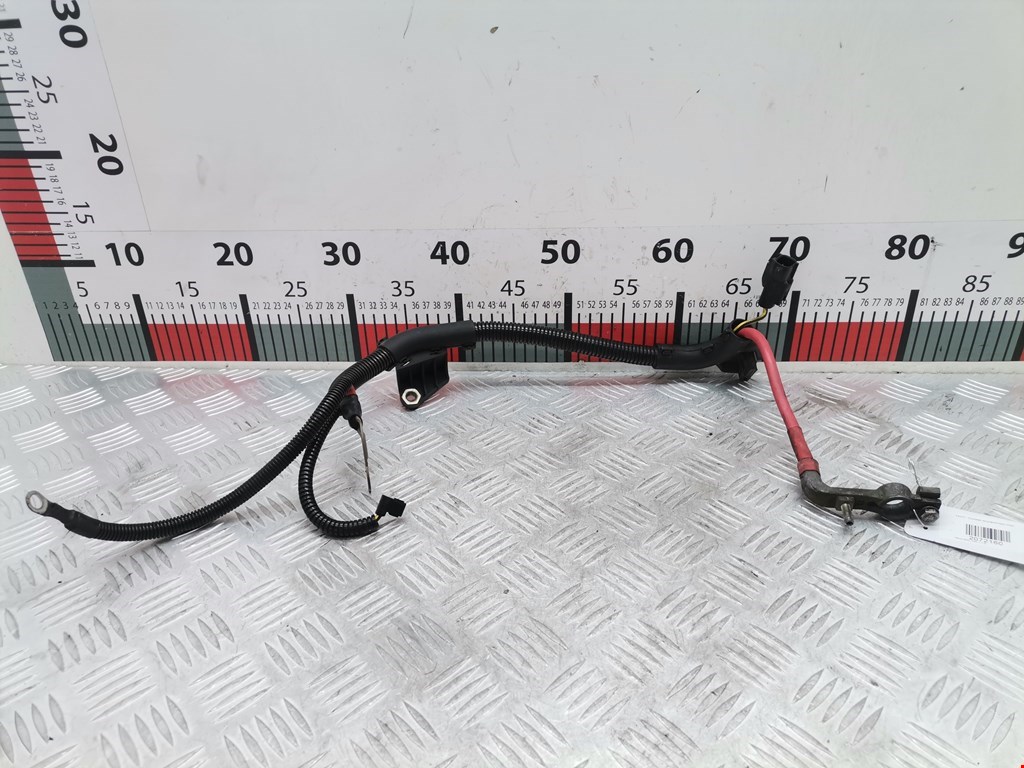 Клемма аккумулятора (плюс) + VOLVO V40 I 1995-2004