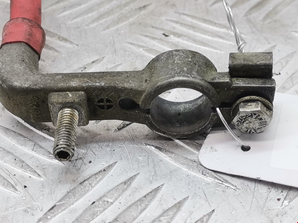 Клемма аккумулятора (плюс) + VOLVO V40 I 1995-2004