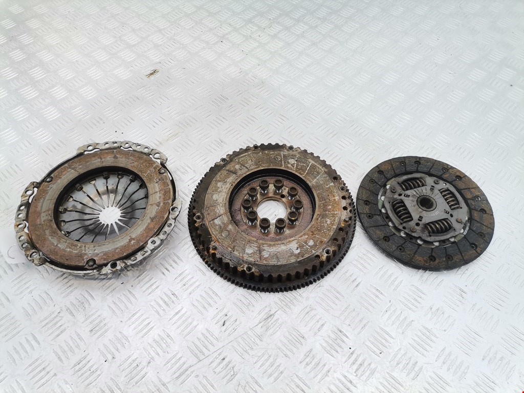 Маховик (демпфер сцепления) VOLVO V40 I 1995-2004