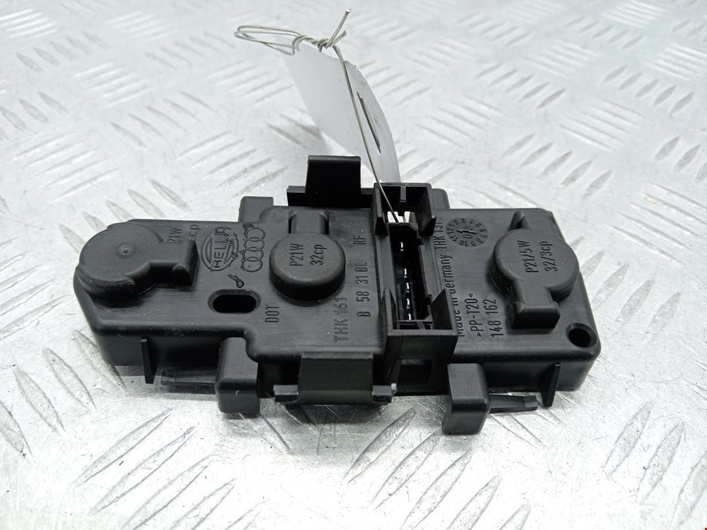 Фонарь задний правый AUDI A6 C5 1997-2004