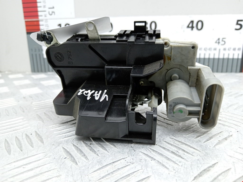Замок двери сдвижной FIAT Doblo 1 2000-2005