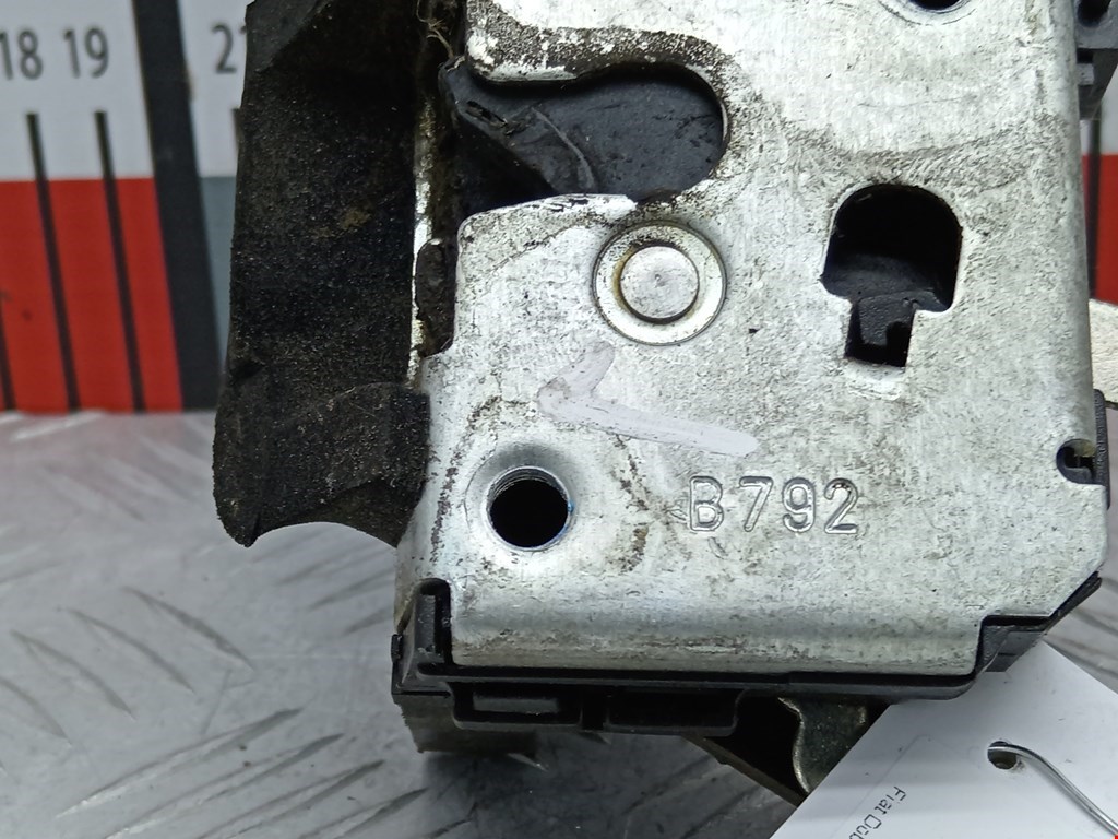 Замок двери сдвижной FIAT Doblo 1 2000-2005