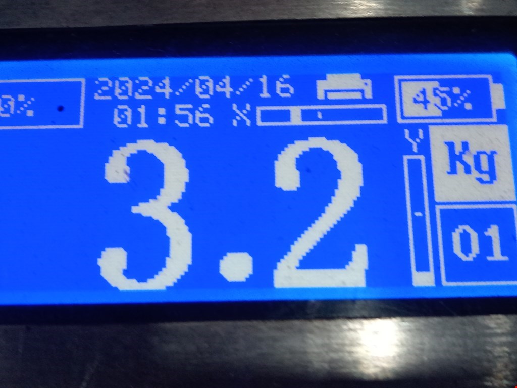Стекло двери переднее левое AUDI A4 B5 1995-2001