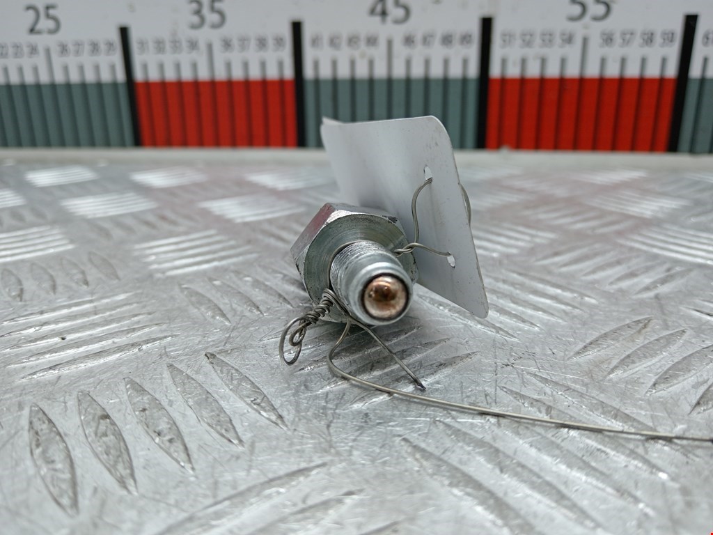 Датчик включения заднего хода MITSUBISHI Carisma 1995-1999