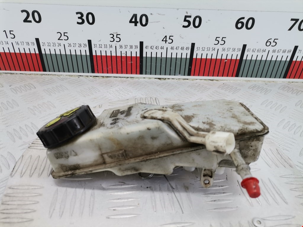 Бачок тормозной жидкости Ford Kuga 1 (2008-2012)