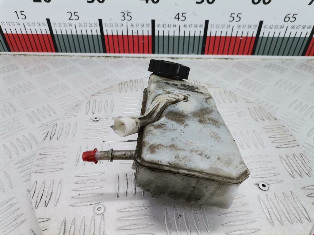 Бачок главного тормозного цилиндра FORD Kuga 2008-2012